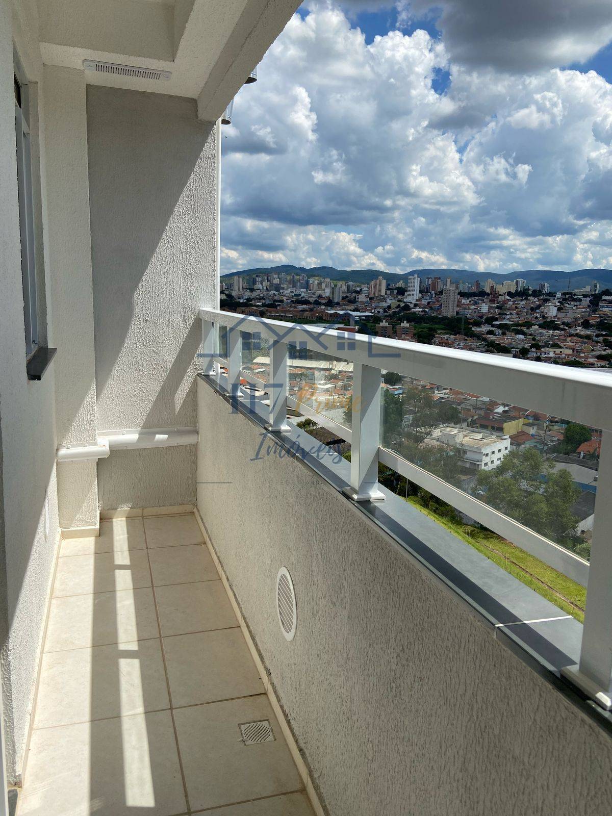 APARTAMENTO COM 3 QUARTOS E VAGA DE GARAGEM EM JUNDIAÍ