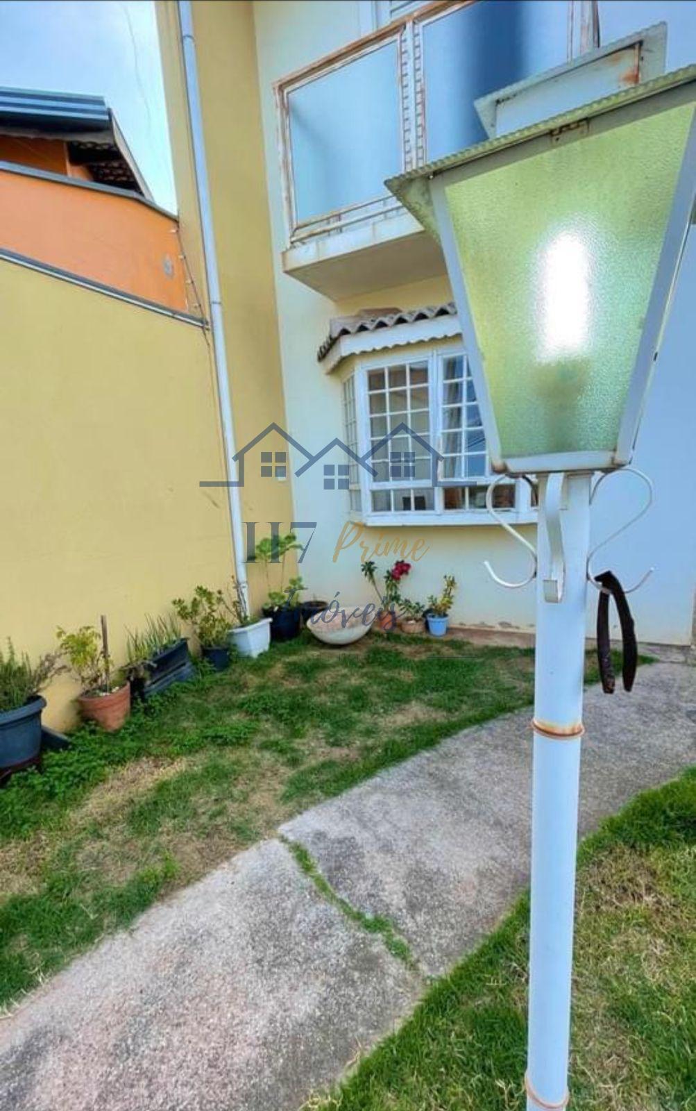 Casa com 2 quartos, 160m², à venda